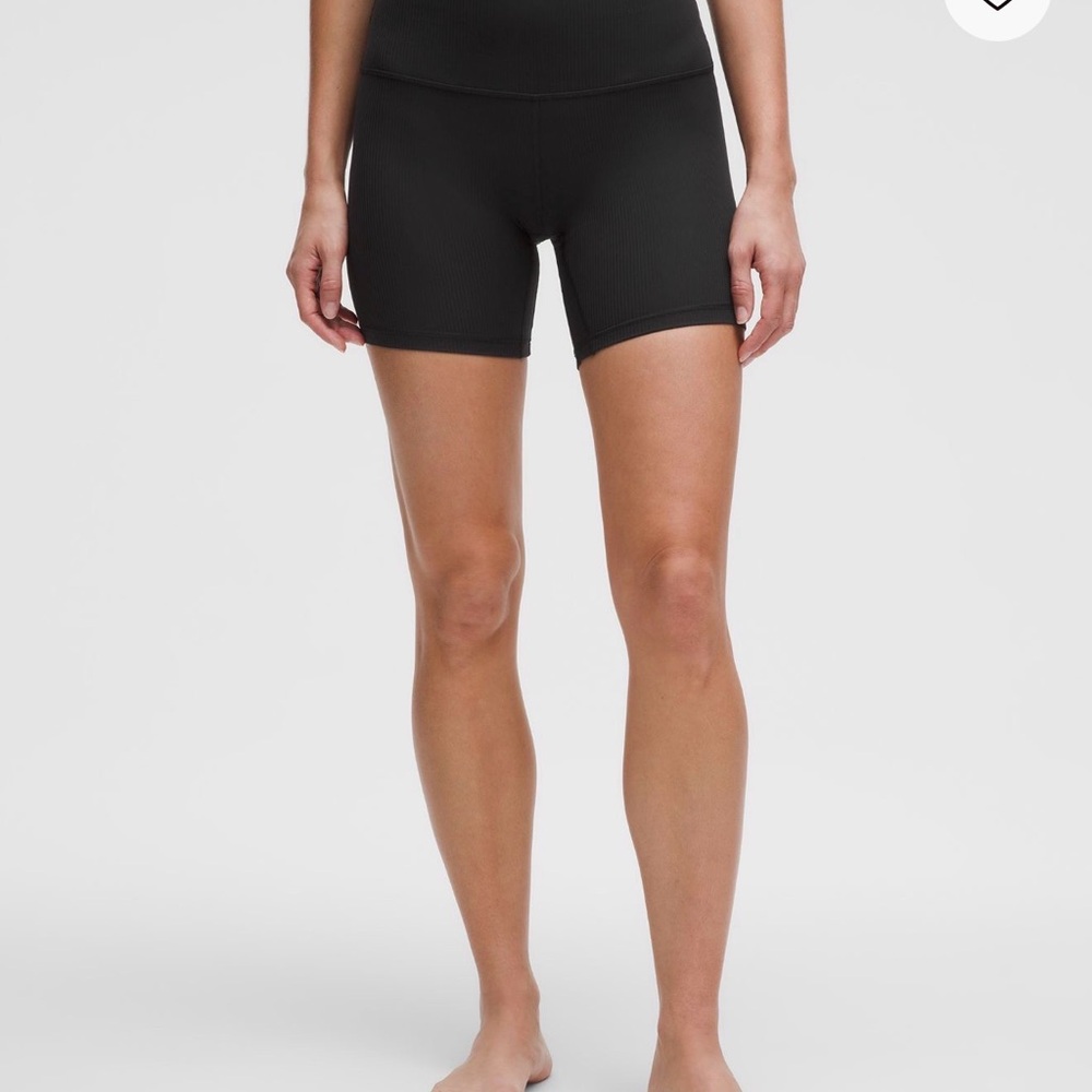 Lulu Align 6” ribbed black biker shorts